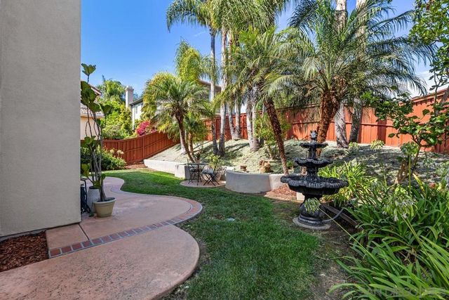 6898 Camino De Amigos, Carlsbad, CA 92009