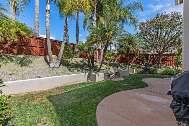 6898 Camino De Amigos, Carlsbad, CA 92009