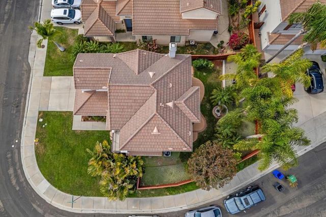 6898 Camino De Amigos, Carlsbad, CA 92009