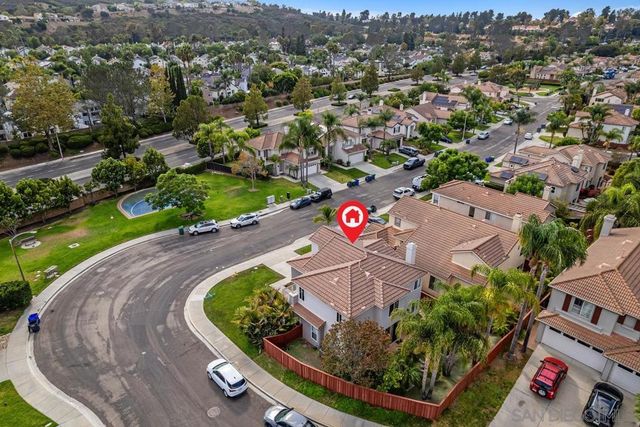6898 Camino De Amigos, Carlsbad, CA 92009