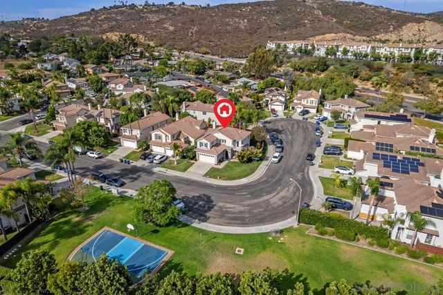 6898 Camino De Amigos, Carlsbad, CA 92009
