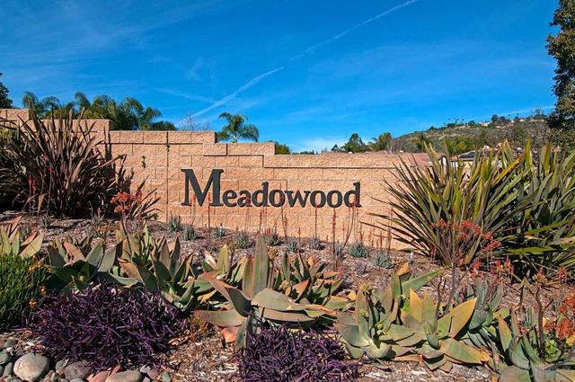 6898 Camino De Amigos, Carlsbad, CA 92009