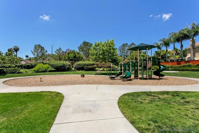 6898 Camino De Amigos, Carlsbad, CA 92009