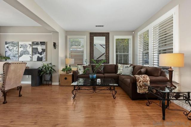 6898 Camino De Amigos, Carlsbad, CA 92009