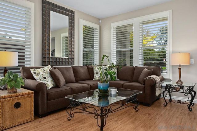 6898 Camino De Amigos, Carlsbad, CA 92009