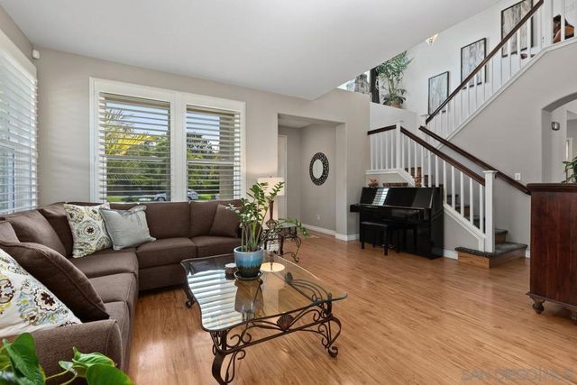 6898 Camino De Amigos, Carlsbad, CA 92009