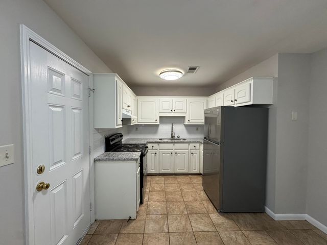 7911 Angel Court, North Charleston, SC 29420