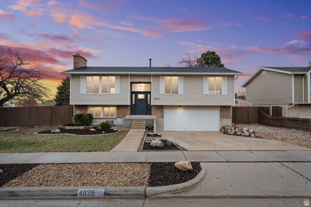 4929 S HUNTINGTON RD, Taylorsville, UT 84129