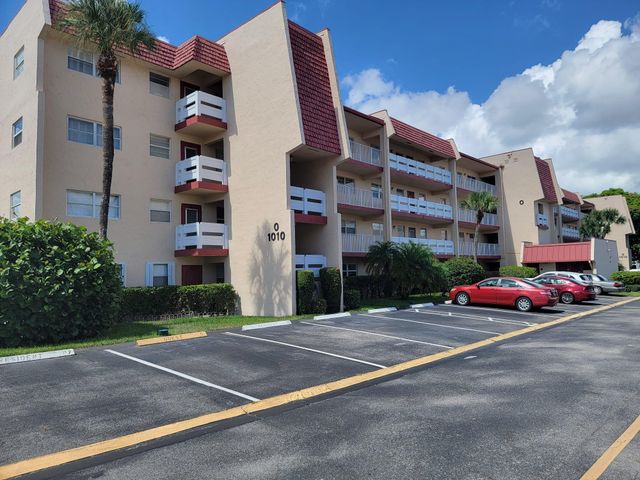 1010 Country Club Dr 306, Margate, FL 33063