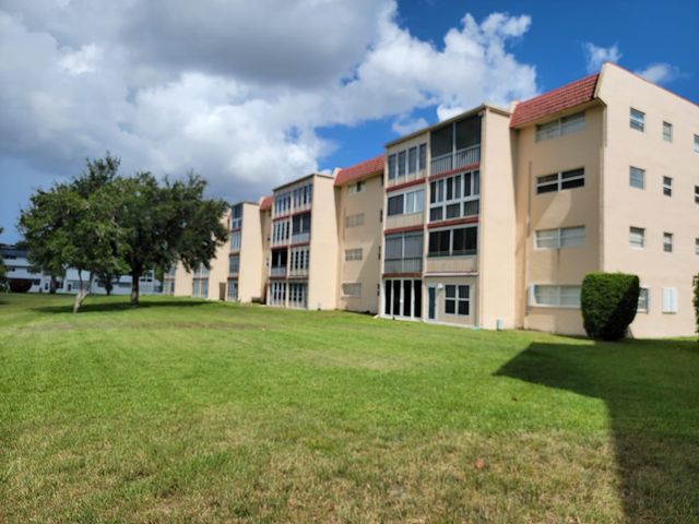 1010 Country Club Dr 306, Margate, FL 33063