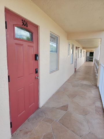 1010 Country Club Dr 306, Margate, FL 33063