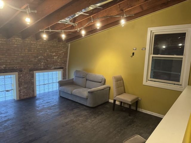 4519 W Lake Street, Chicago, IL 60624