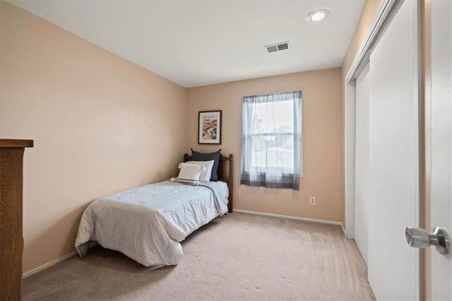 1434 NW 64th Terrace, Kansas City, MO 64118