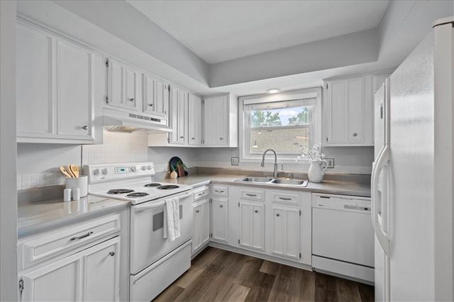 1434 NW 64th Terrace, Kansas City, MO 64118