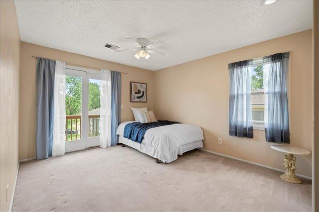 1434 NW 64th Terrace, Kansas City, MO 64118
