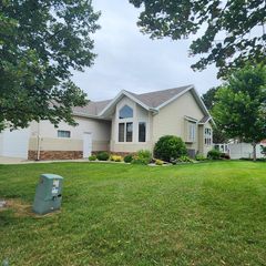 1172 Eagle Park Drive S, Fargo, ND 58104