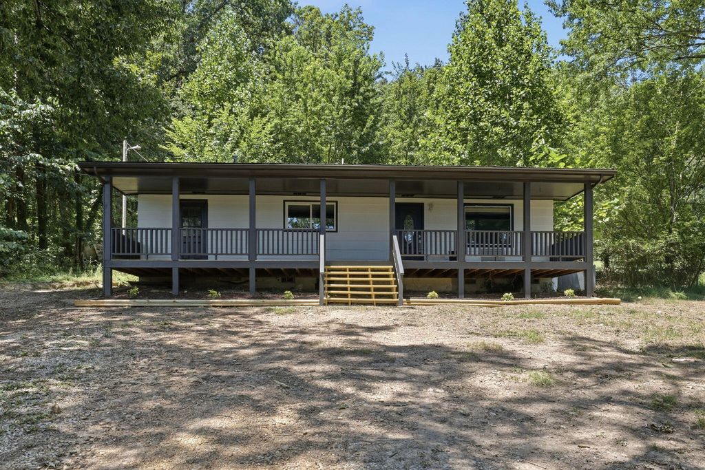 664 Red Hill Valley Road SE, Cleveland, TN 37323