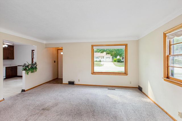 418 17th Avenue N, South Saint Paul, MN 55075