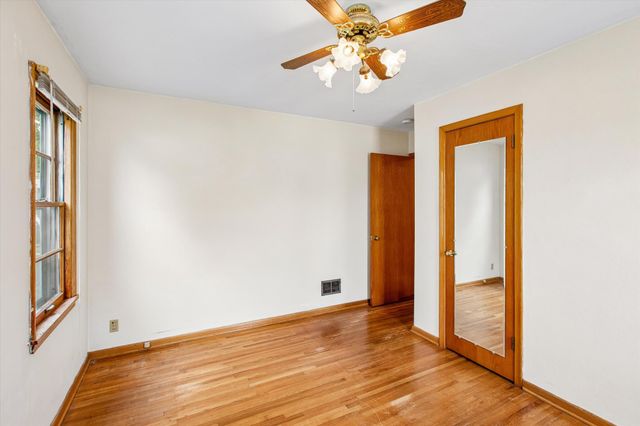 418 17th Avenue N, South Saint Paul, MN 55075