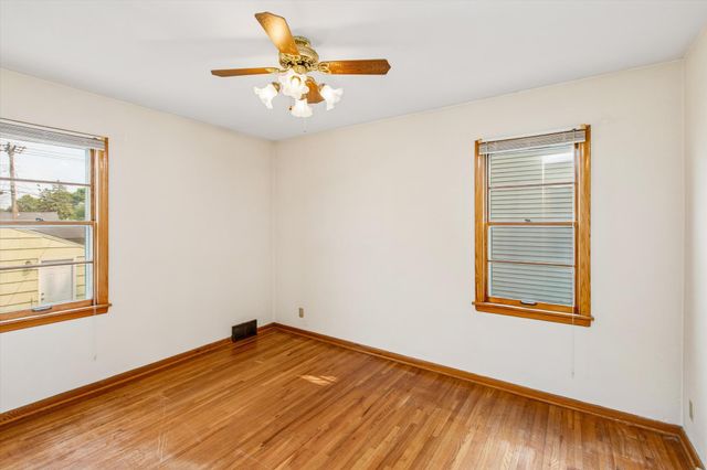 418 17th Avenue N, South Saint Paul, MN 55075