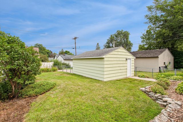 418 17th Avenue N, South Saint Paul, MN 55075