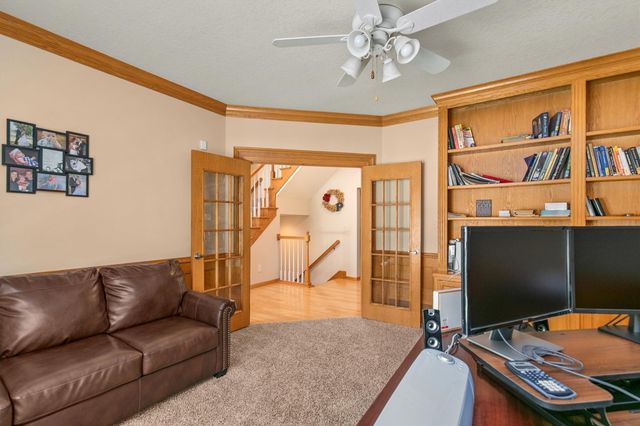 13200 Rocklyn Drive, Urbandale, IA 50323