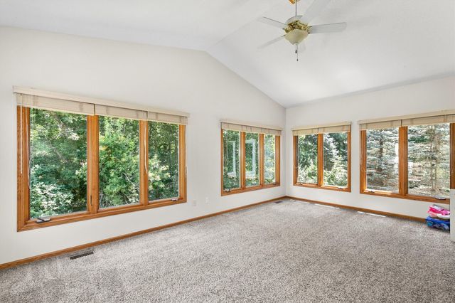 13200 Rocklyn Drive, Urbandale, IA 50323