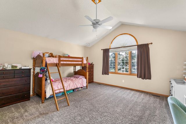 13200 Rocklyn Drive, Urbandale, IA 50323