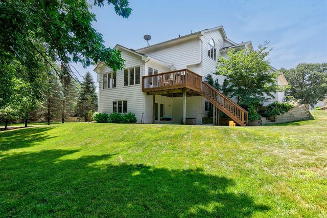 13200 Rocklyn Drive, Urbandale, IA 50323