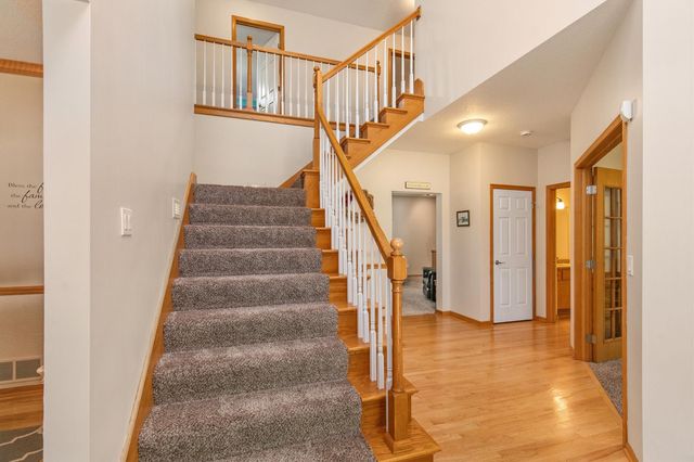 13200 Rocklyn Drive, Urbandale, IA 50323