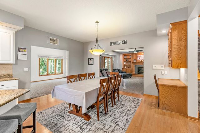 13200 Rocklyn Drive, Urbandale, IA 50323