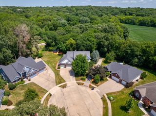 13200 Rocklyn Drive, Urbandale, IA 50323