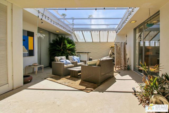 68 Lakeview Drive, Palm Springs, CA 92264