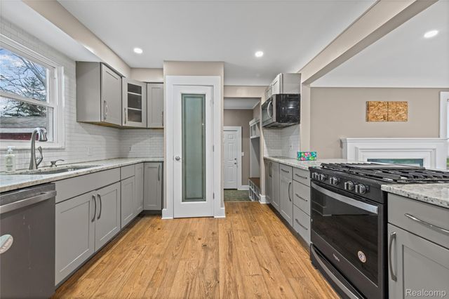 22029 Oconnor Street, St. Clair Shores, MI 48080