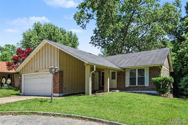 12362 Trailforest Lane, Black Jack, MO 63033