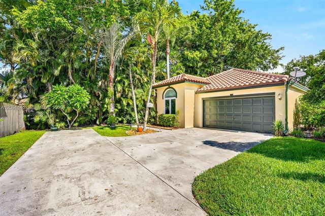 1419 Banyan Circle, Pompano Beach, FL 33069