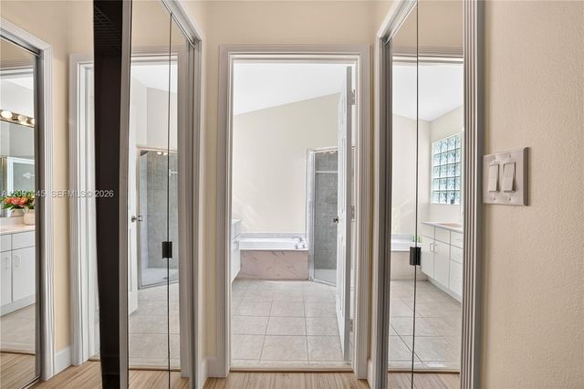 1419 Banyan Circle, Pompano Beach, FL 33069