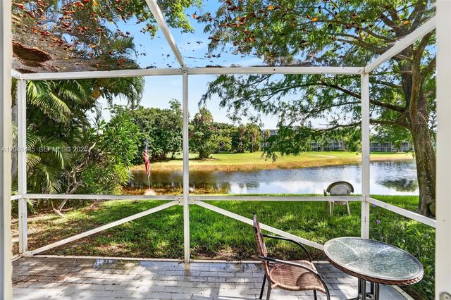 1419 Banyan Circle, Pompano Beach, FL 33069