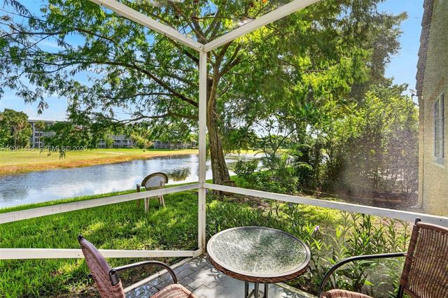 1419 Banyan Circle, Pompano Beach, FL 33069
