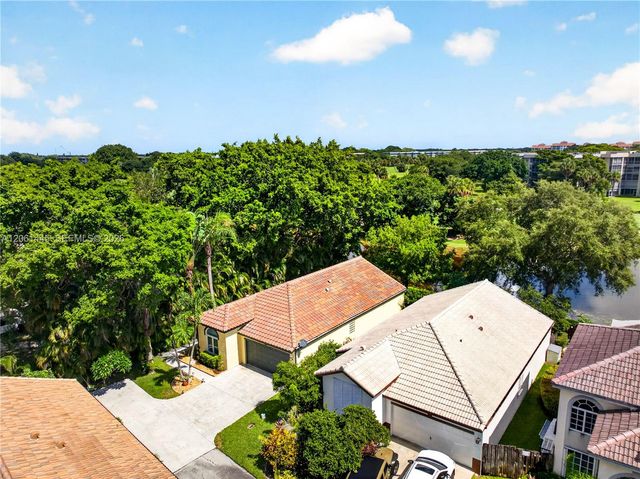 1419 Banyan Circle, Pompano Beach, FL 33069
