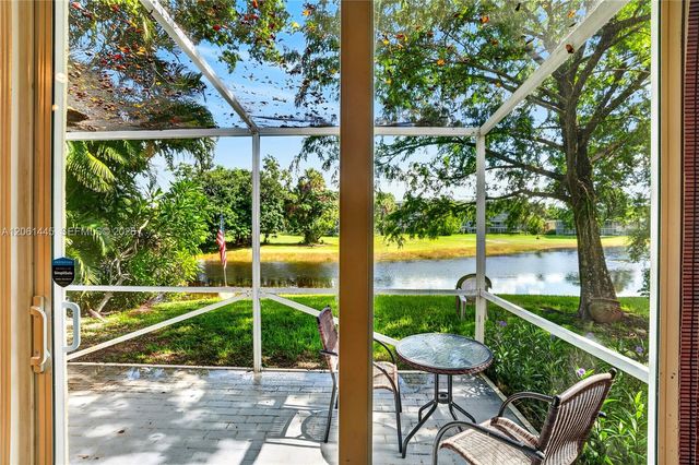 1419 Banyan Circle, Pompano Beach, FL 33069