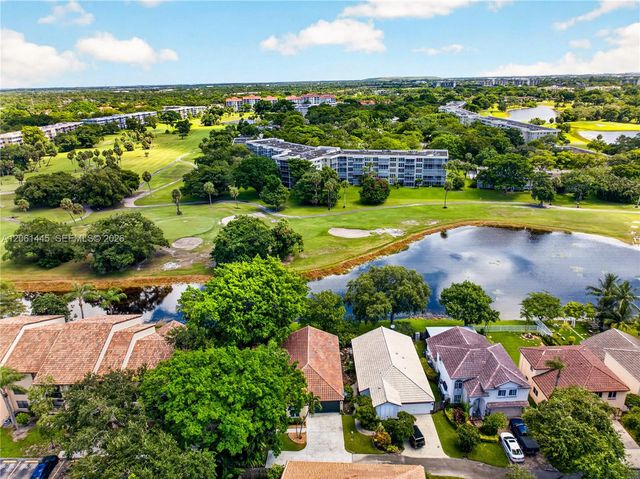 1419 Banyan Circle, Pompano Beach, FL 33069