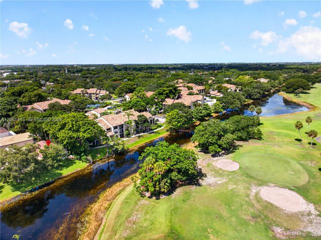 1419 Banyan Circle, Pompano Beach, FL 33069