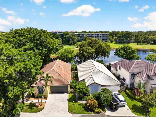 1419 Banyan Circle, Pompano Beach, FL 33069