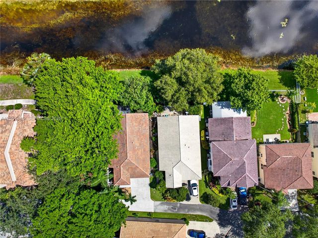 1419 Banyan Circle, Pompano Beach, FL 33069