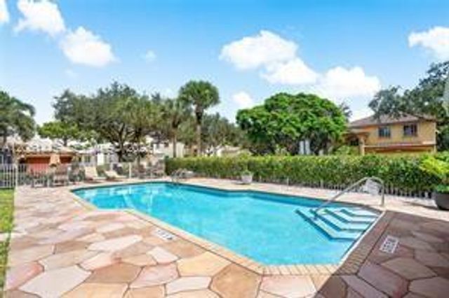 1419 Banyan Circle, Pompano Beach, FL 33069