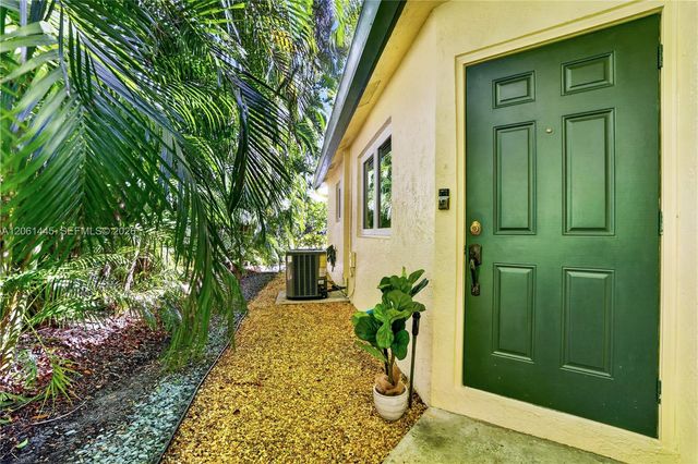 1419 Banyan Circle, Pompano Beach, FL 33069