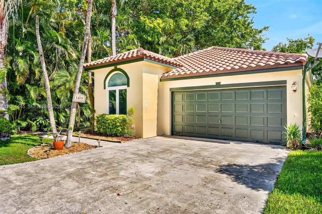 1419 Banyan Circle, Pompano Beach, FL 33069