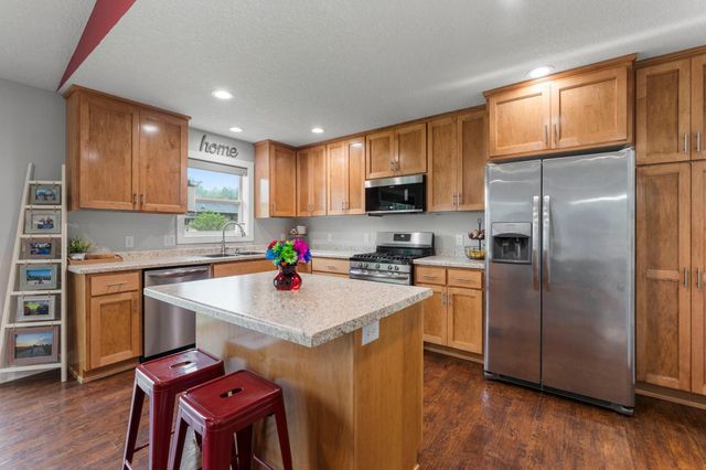 40219 Golden Way, North Branch, MN 55056