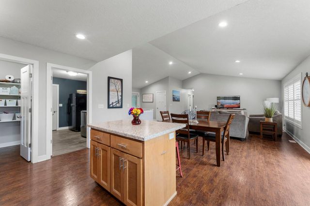 40219 Golden Way, North Branch, MN 55056